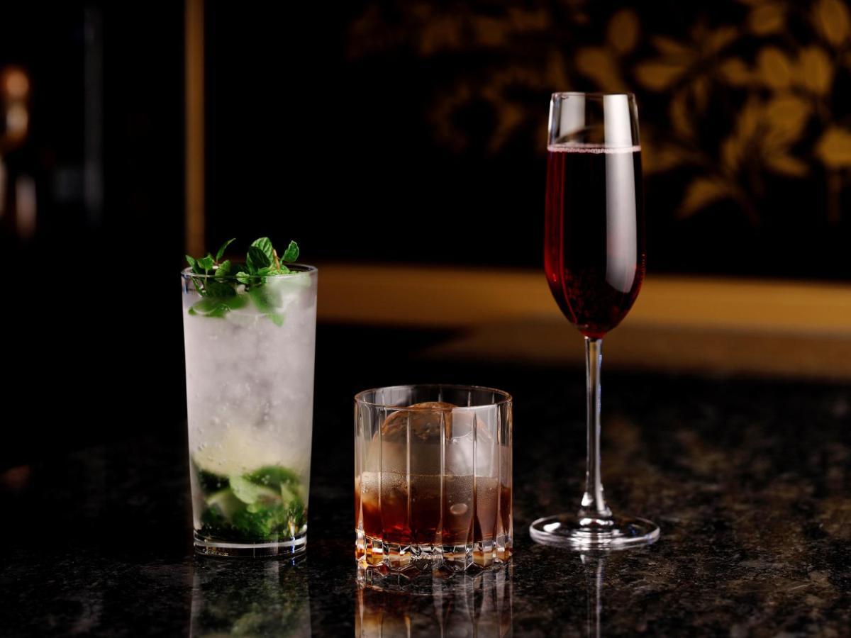 The Hotel Sanraku Kanazawa Eksteriør billede A selection of cocktails
