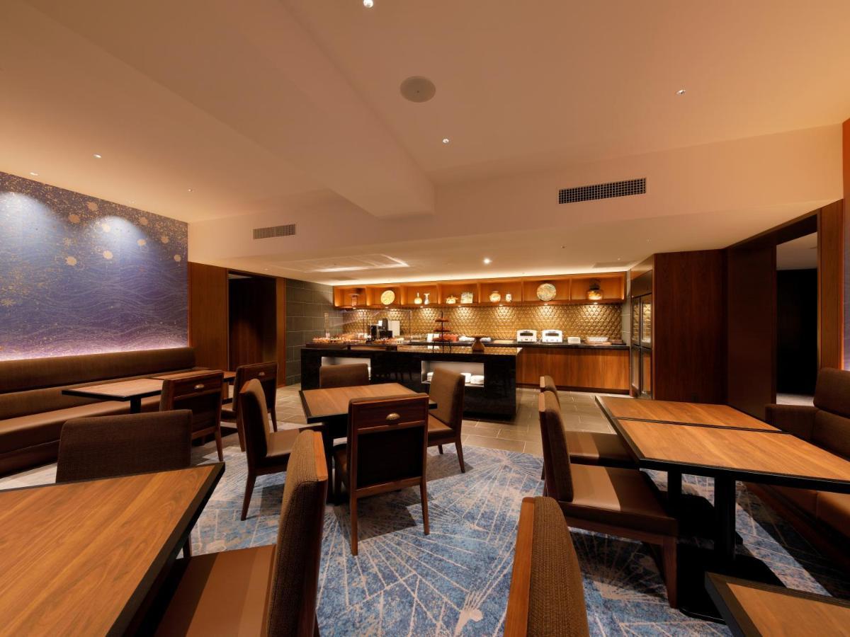 The Hotel Sanraku Kanazawa Eksteriør billede The lounge at Haneda Airport